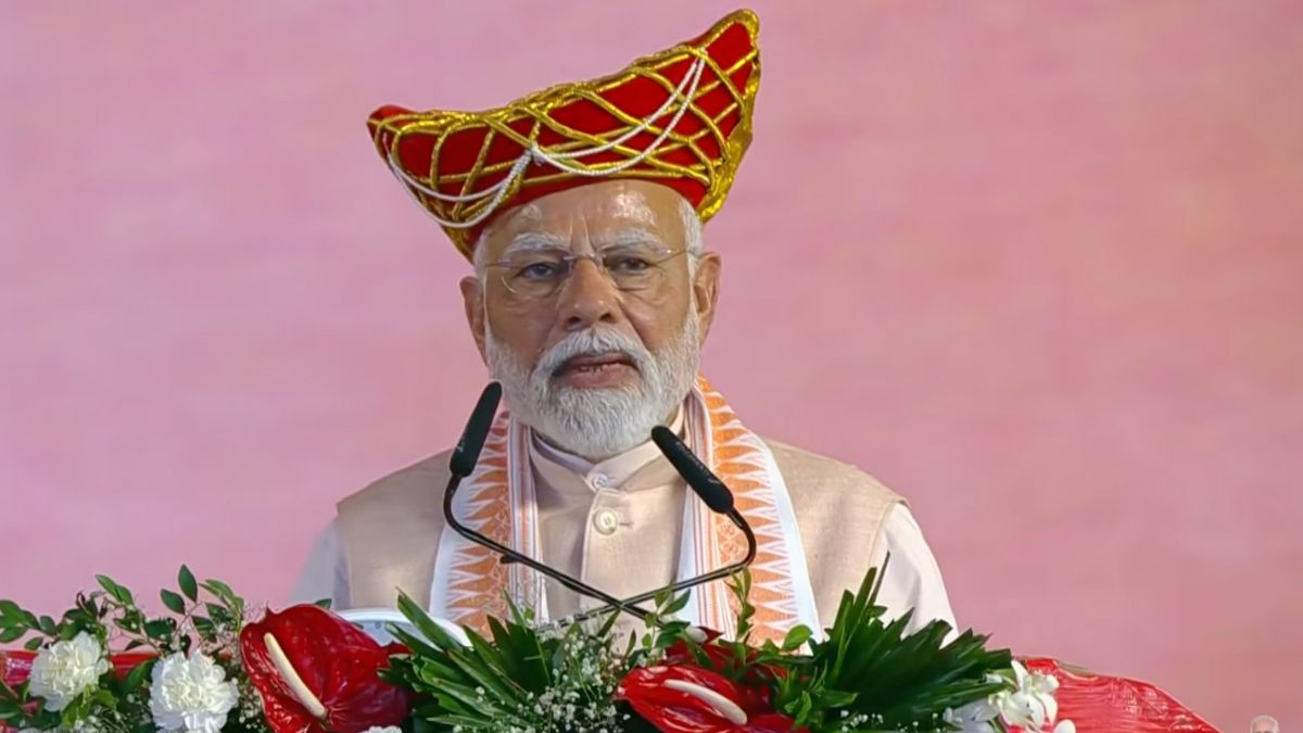 PM Modi participates in Devi Ahilyabai Mahila Sashaktikaran Mahasammelan, launches projects in Bhopal