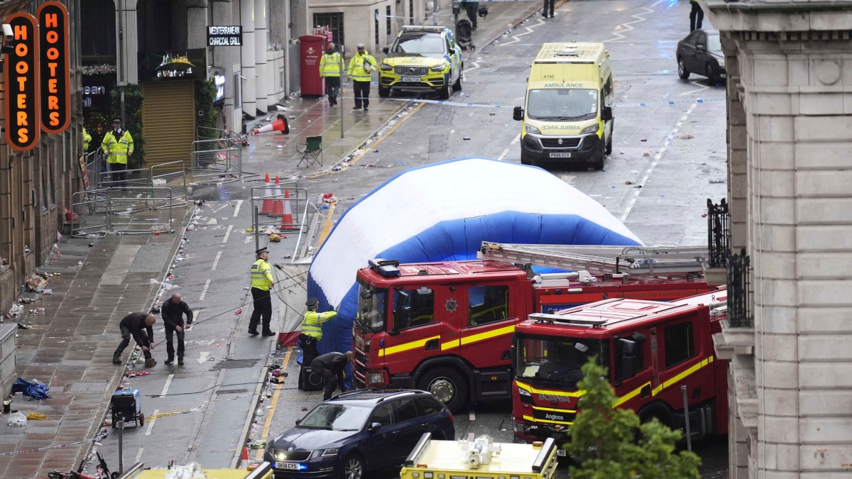 Car rams into Liverpool FC’s victory parade in England, leaves 47 injured; driver arrested