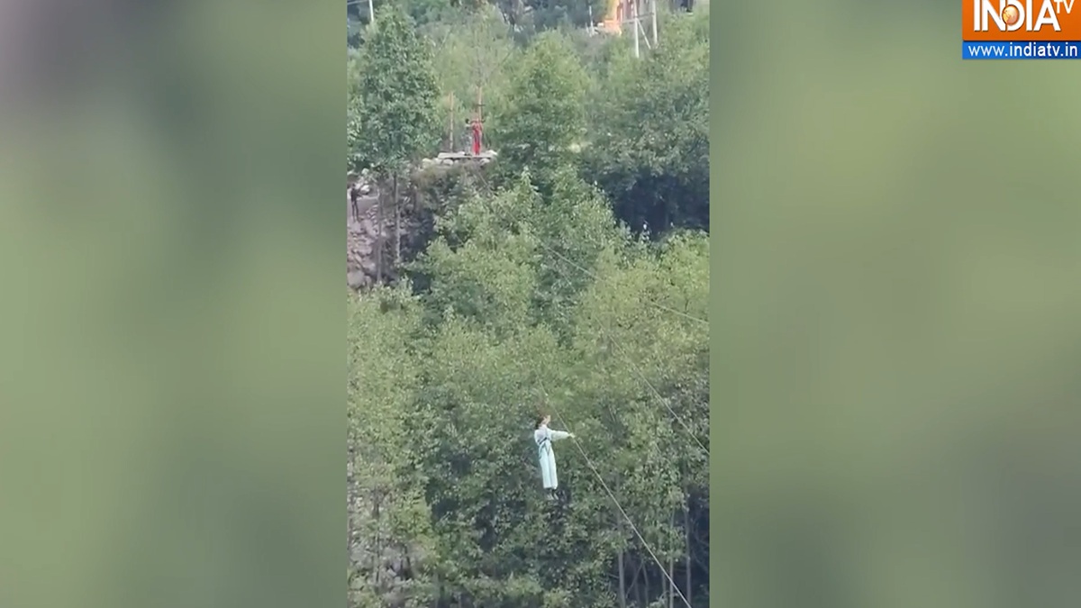 Nagpur girl critically injured in Manali Zipline accident, family alleges negligence | Video
